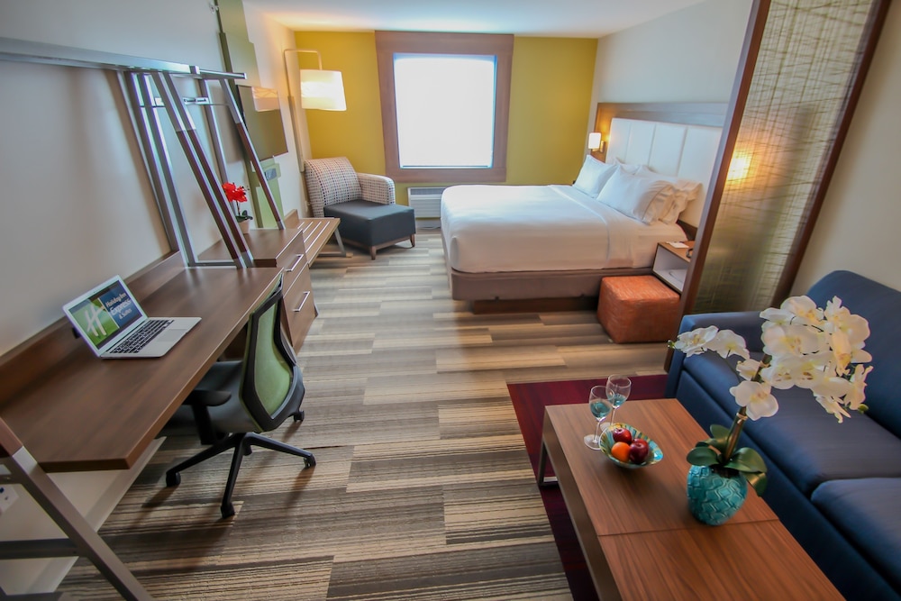 Holiday Inn Express & Suites Miami Airport East by IHG - photo 23