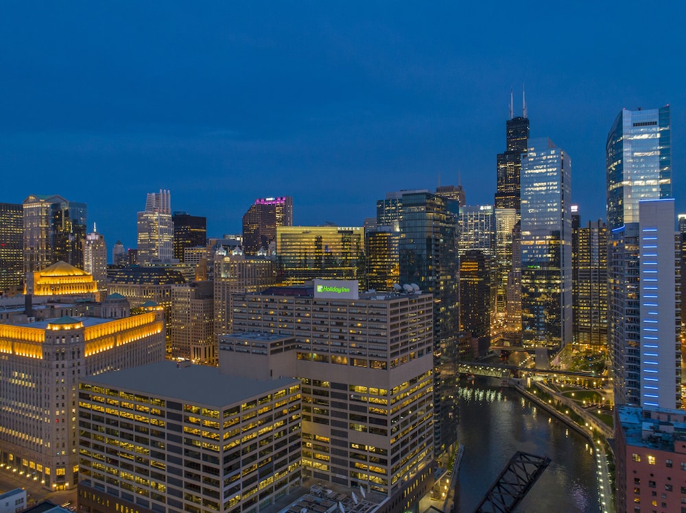 Holiday Inn Chicago Dwtn The Mart by IHG — hotel in Chicago