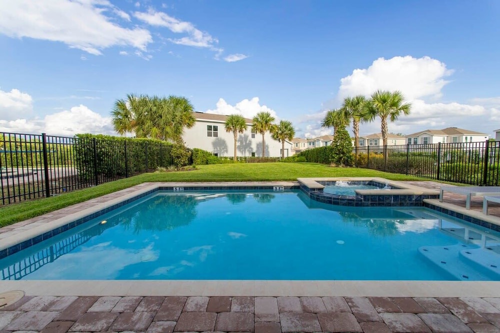 Luxurious 5Bd Single Family w Pool&Jacuzzi @Encore Resort 7432 - photo 39