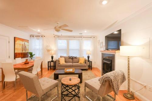 Modern 2 bed 2 bath 4 min walk to Northeastern — 4-Star Luxury Hotel in Boston, United States