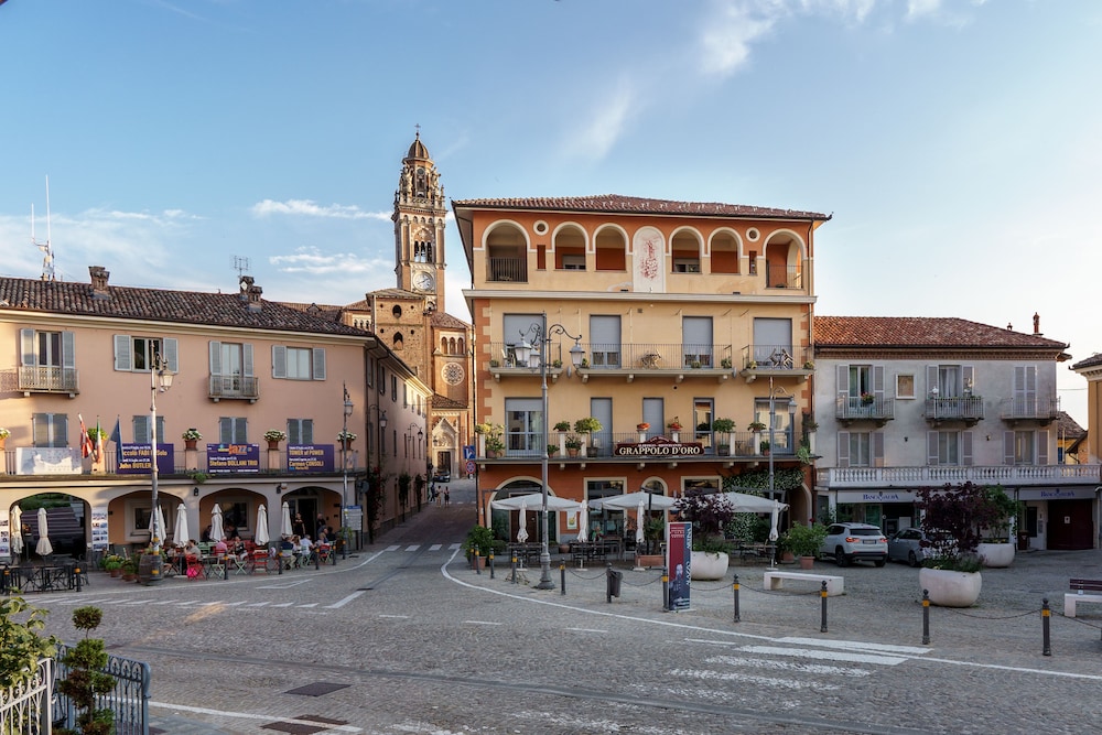Hotel Il Grappolo D Oro — Monforte D Alba