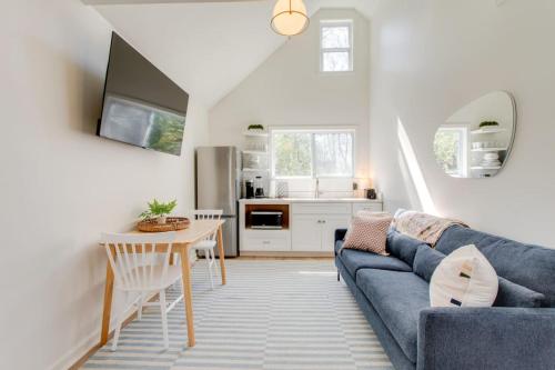 Sweet Tea Cottage 1BR and Loft — 4-Star Luxury Hotel in Murfreesboro, United States