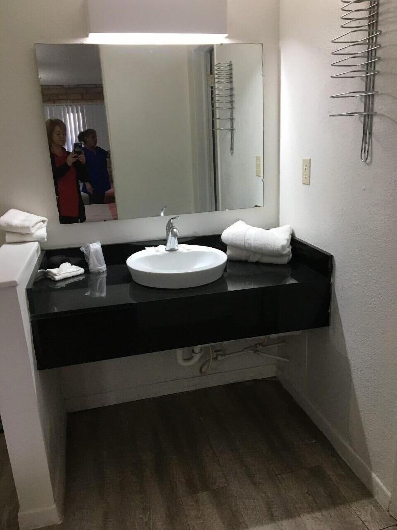 Sands Motel - photo 12