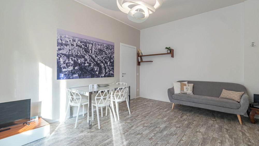 Italianway Comfort Giovio 15 — 4-Star Luxury Hotel in Milan, Italy