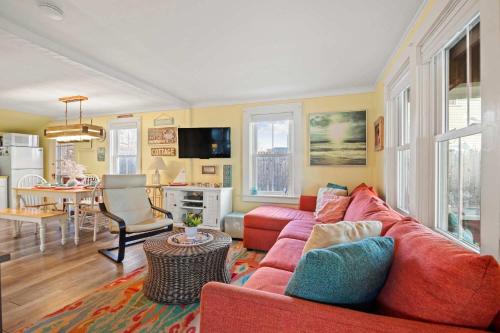 Walk to Private Bayside Beach — hotel in Brewster
