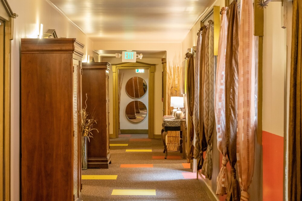 Luxx Plaza Hotel - photo 47