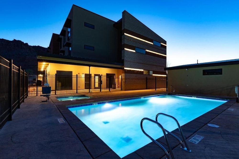 Scenic View Inn & Suites Moab - photo 22