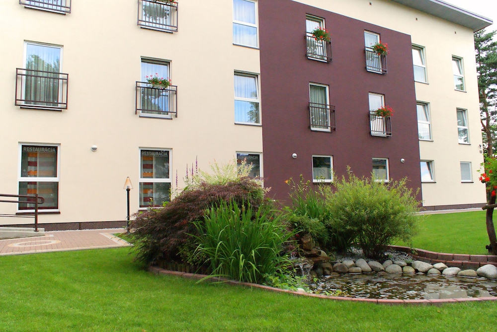 Hotel Iskra By Katowice Airport — hotel in Mierzecice