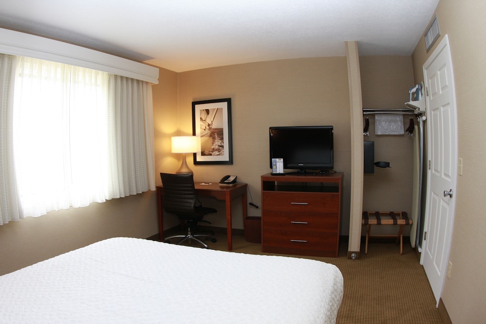 St. Ignace Budget Host Inn - photo 13