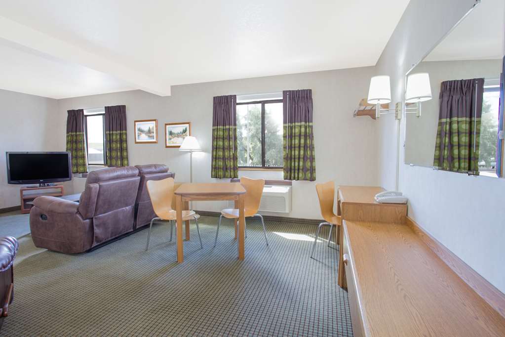 Super 8 by Wyndham Havre - photo 9