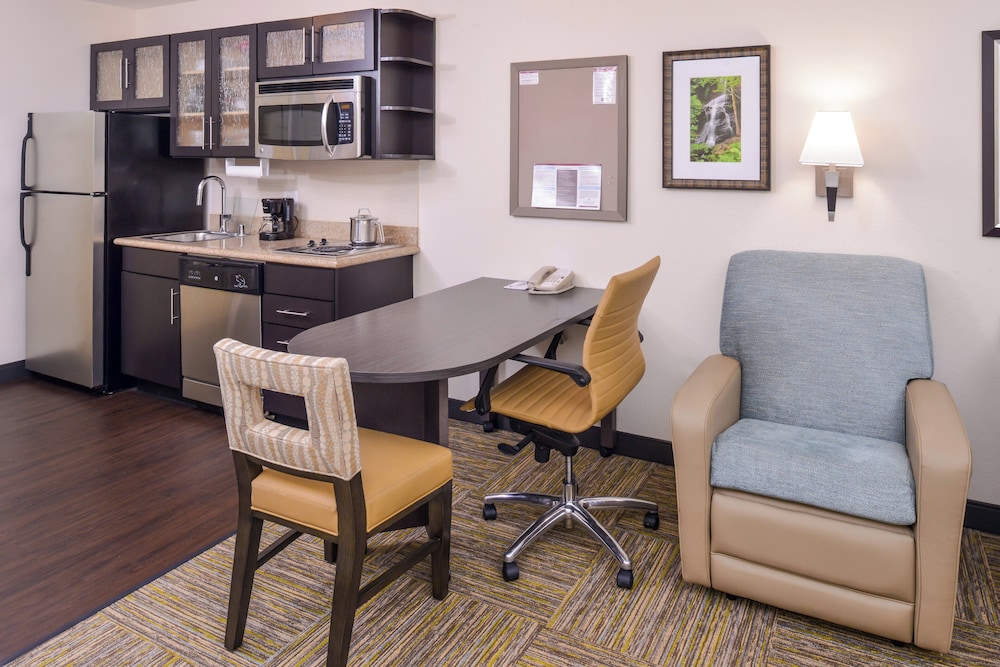 Candlewood Suites Paducah by IHG - photo 41