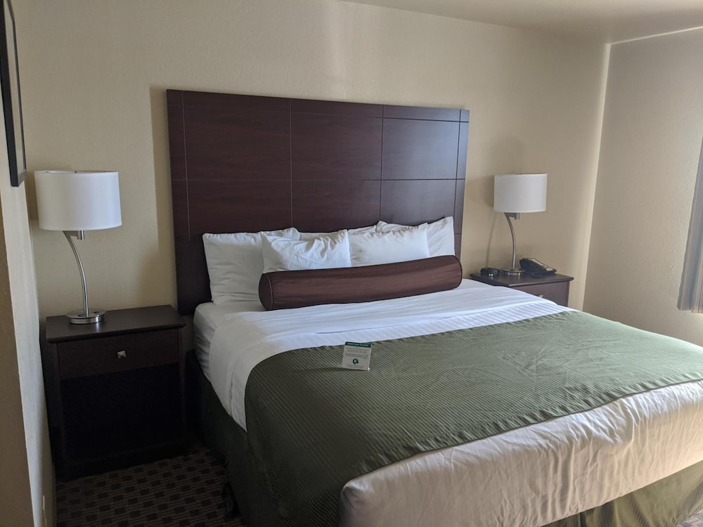 Cobblestone Inn and Suites Winterset - photo 24