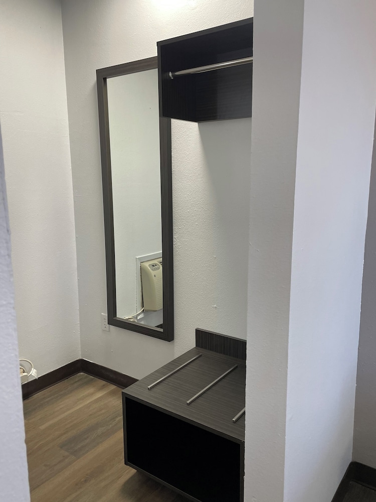 Motel 6 Artesia NM - photo 15