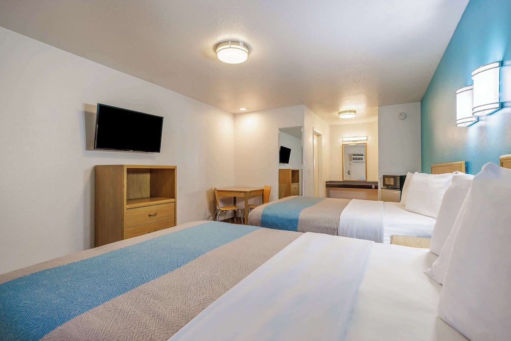 Motel 6 Canby OR - photo 4