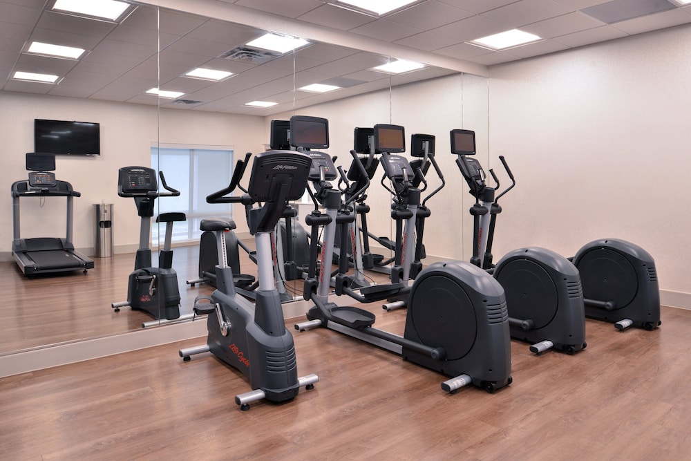 Holiday Inn Express & Suites Marshalltown by IHG - photo 40