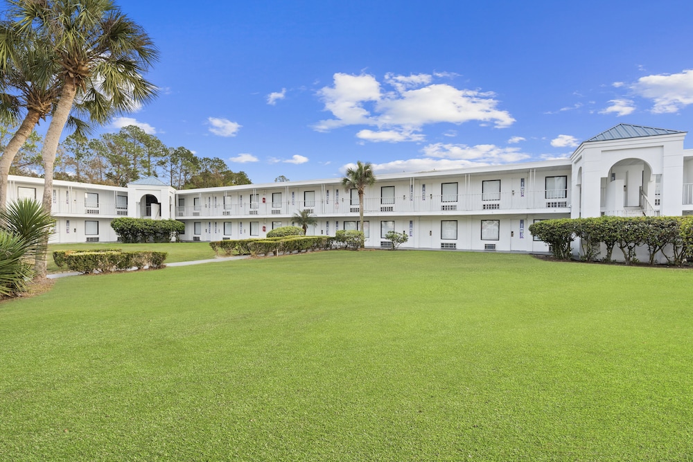Baymont by Wyndham Jacksonville Airport - photo 29