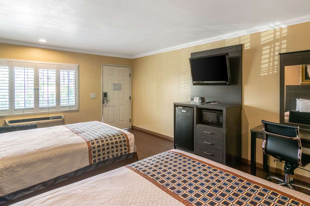 Rodeway Inn Artesia Cerritos - photo 22