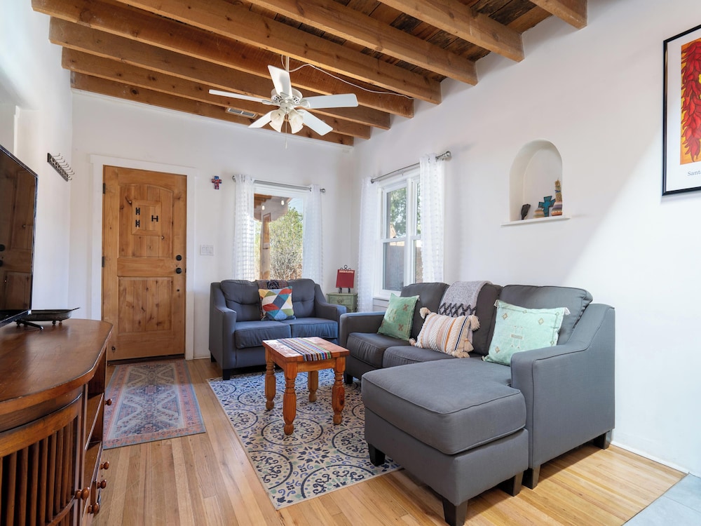 Daisy Casita by Kokopelli Property Management — 4-Star Luxury Hotel in Santa Fe, United States