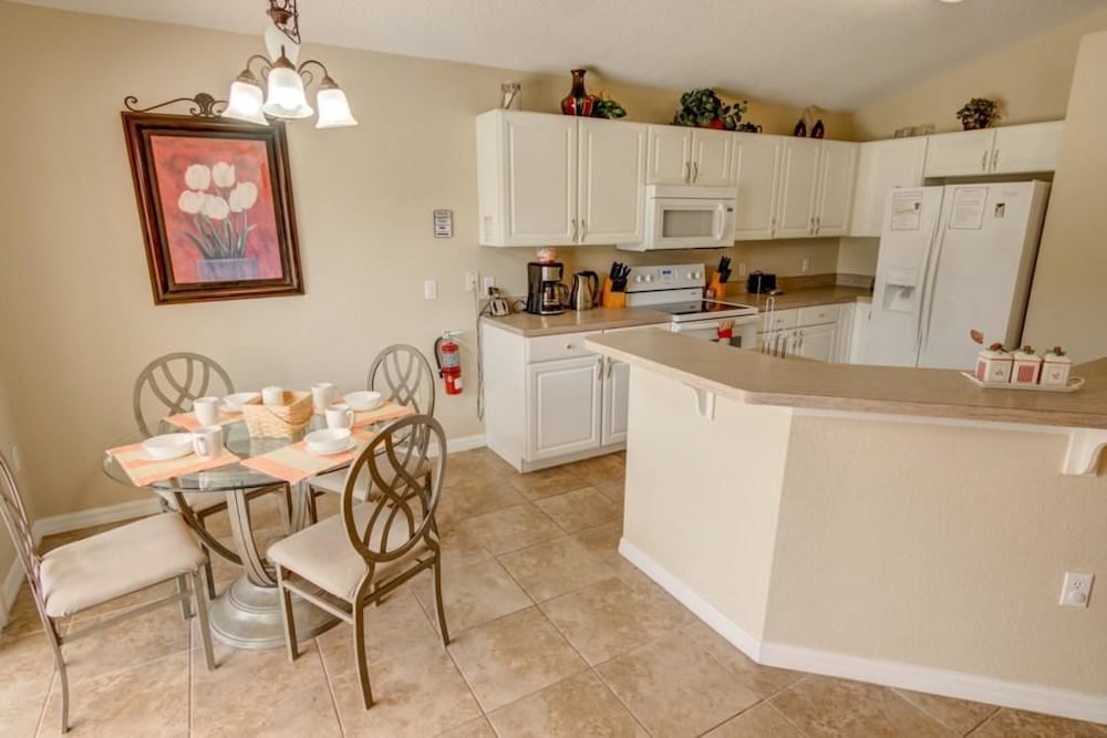 Hibiscus Haven - photo 11