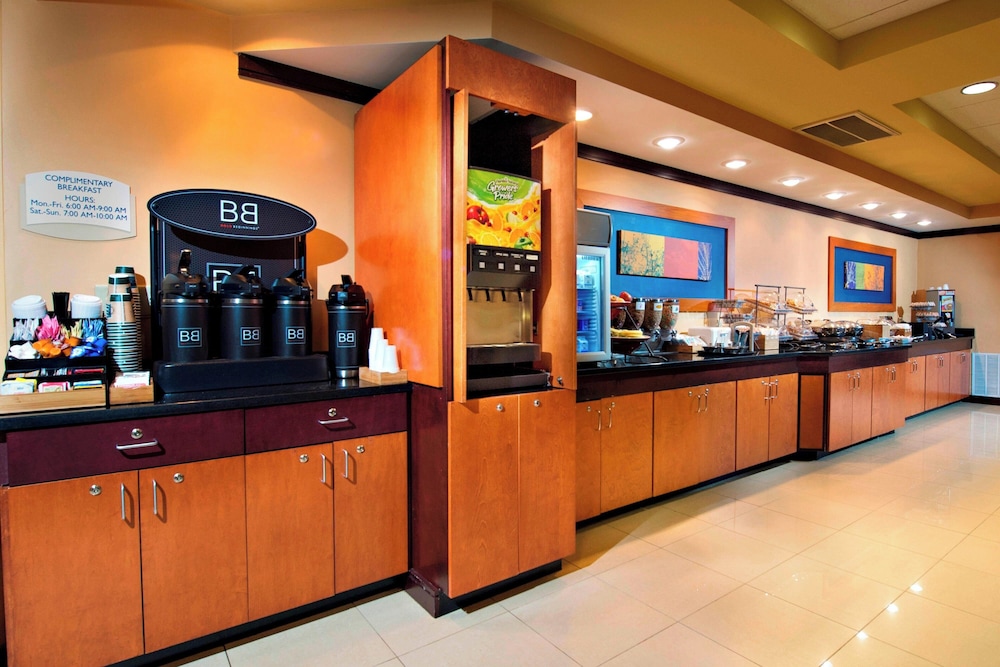 Fairfield by Marriott Inn & Suites Charleston Airport Convention Center - photo 38