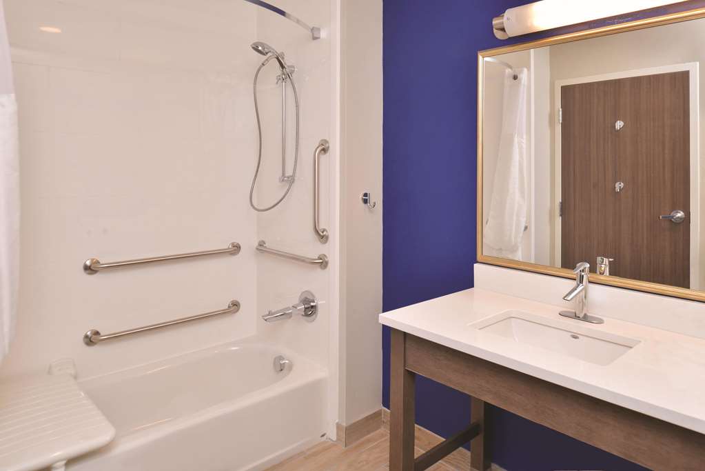 La Quinta Inn & Suites by Wyndham Page at Lake Powell - photo 30