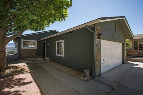 Special Rates Skyline Escape Reno UNR Tahoe