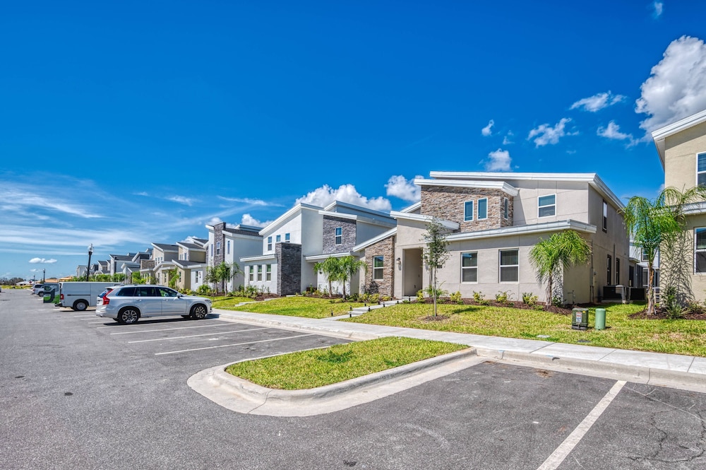 Gorgeous Brand New 7 Bedrooms House With Pool and Game Room at Champions Gate Resort - photo 69
