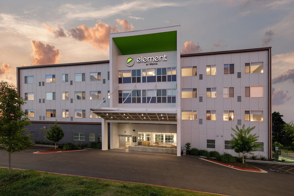 Element Bentonville - carbon neutral hotel in Bentonville