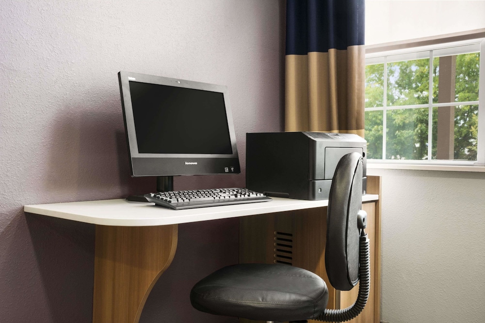 Microtel Inn & Suites By Wyndham Lynchburg - photo 15