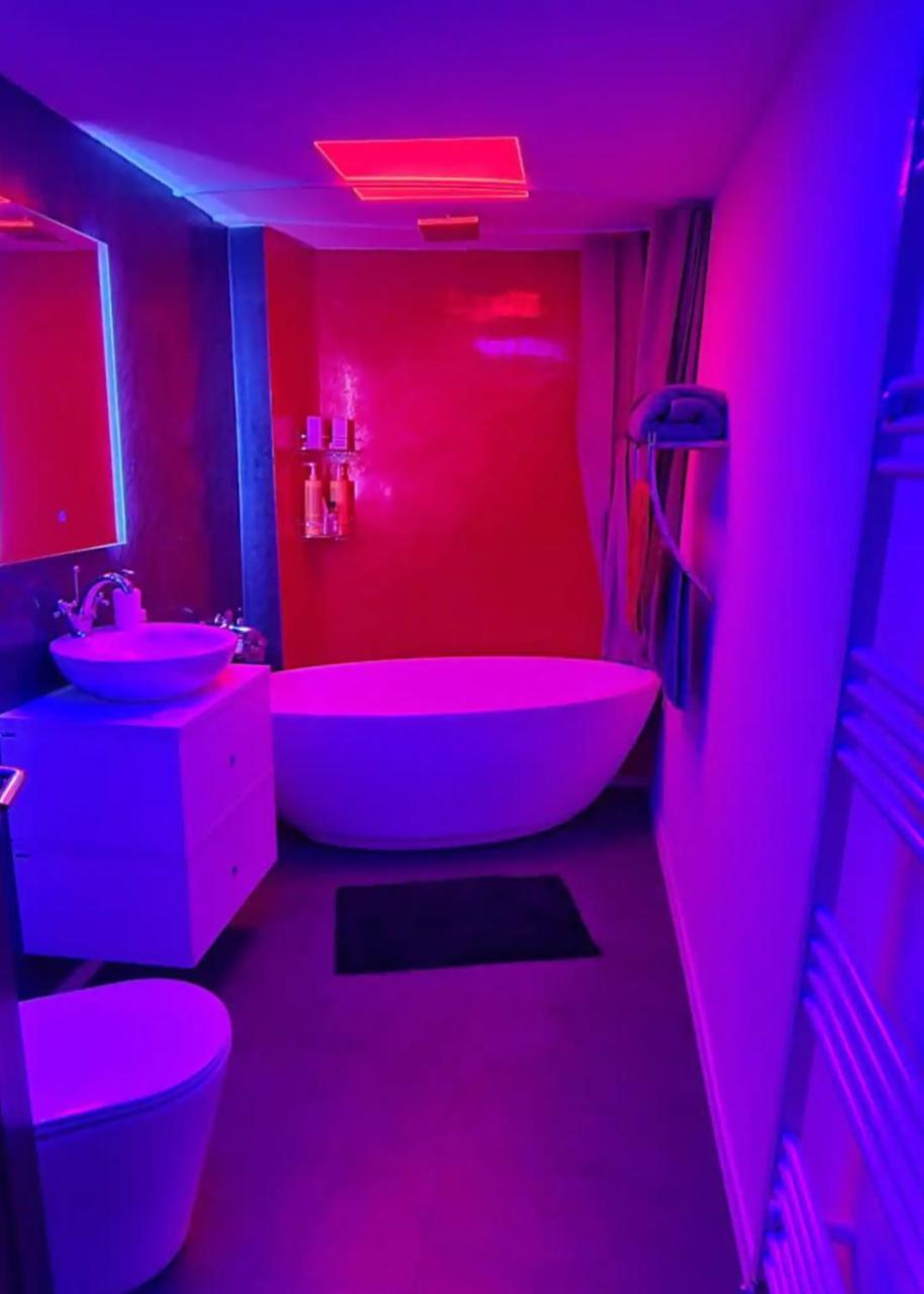 D1 Asp Vivo Mall — 4-Star Luxury Hotel in Floresti, Romania