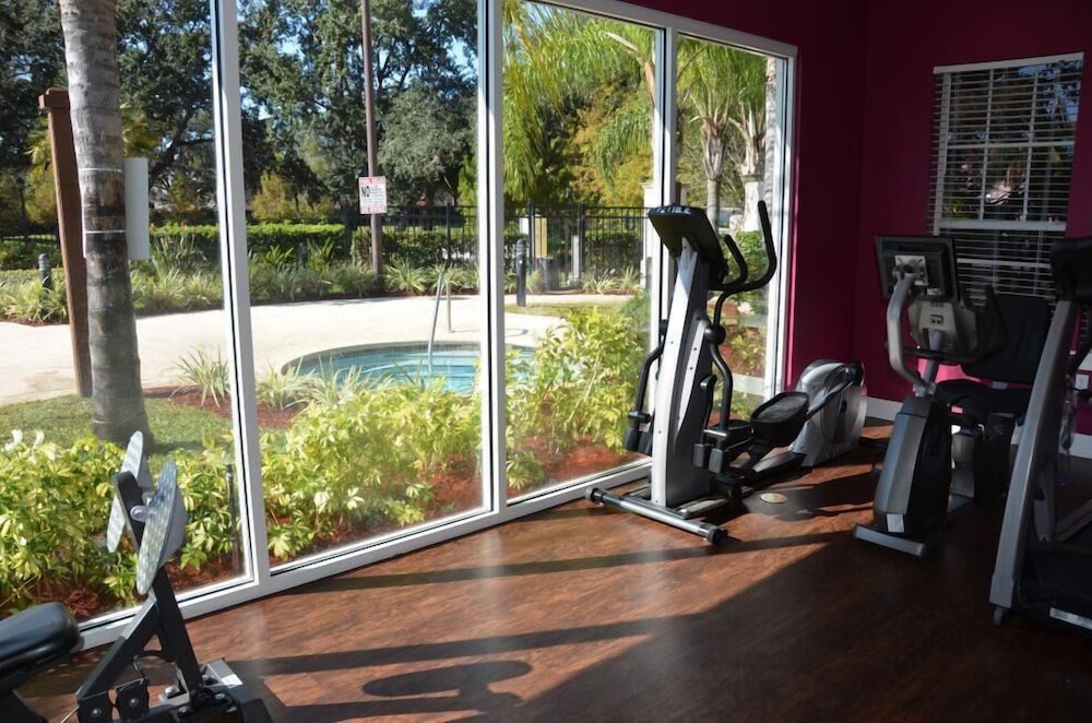 Lucaya 4 Bedrooms 3 Baths Townhome With Resort Pool - photo 18