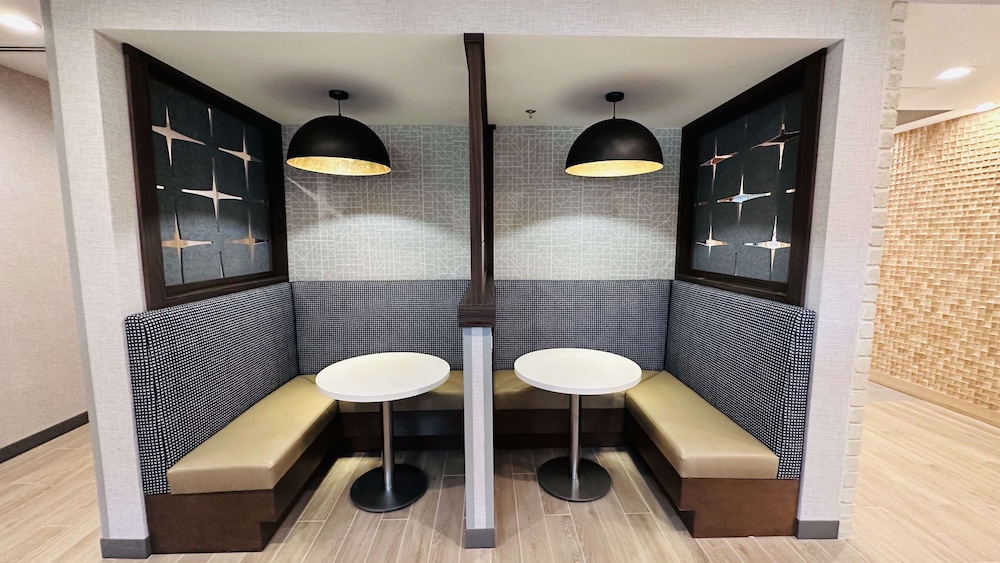 Hampton Inn & Suites Weatherford - photo 96