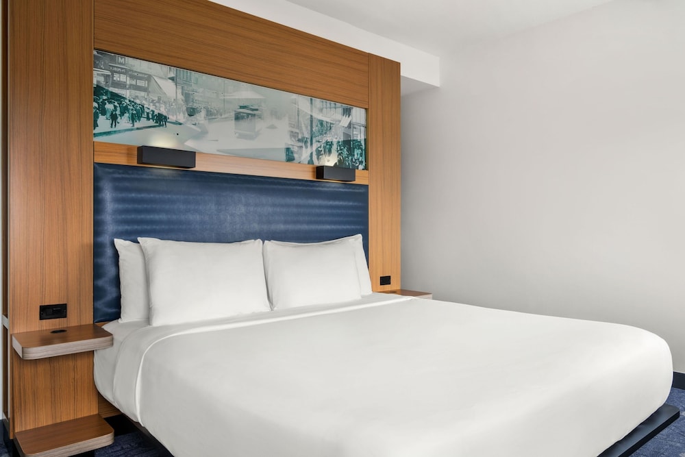 Aloft Chicago O'Hare - photo 10