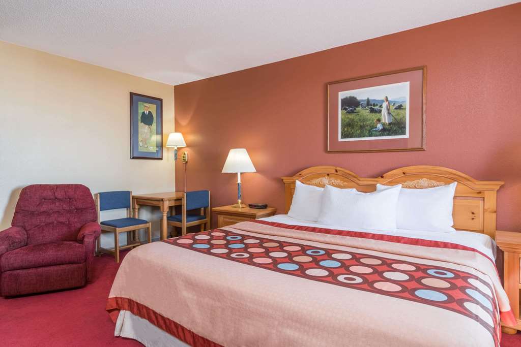 Super 8 by Wyndham Baxter Brainerd Area - photo 11