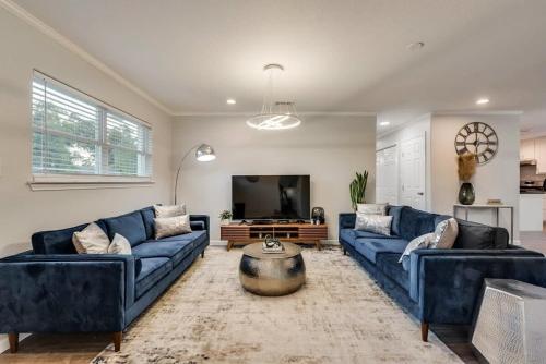 Luxury Home w Hot Tub near AT&T Stadium — 4-Star Luxury Hotel in Arlington, United States