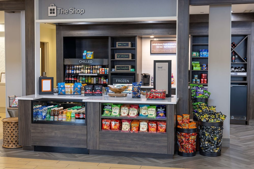 Hilton Garden Inn Roanoke - photo 38