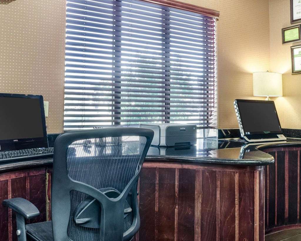 Comfort Suites Topeka Northwest - photo 29