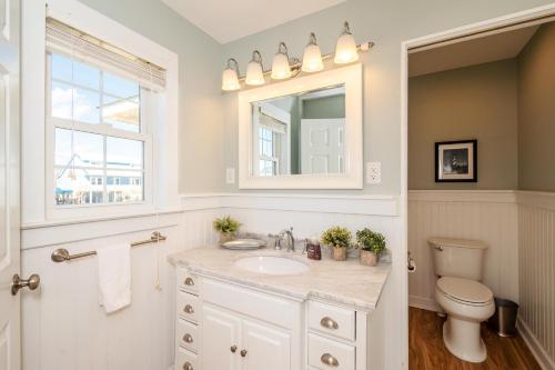 A Little Nauti by Oak Island Accommodations - photo 5
