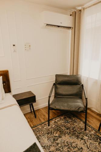 The Brooks Hotel - photo 24