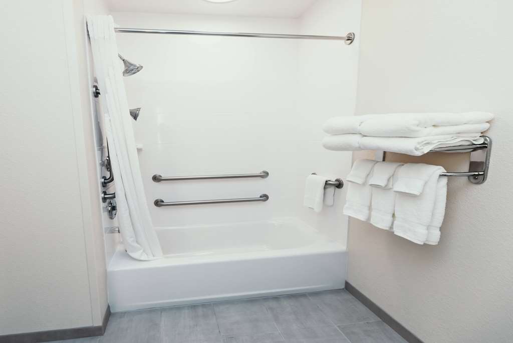 La Quinta Inn & Suites by Wyndham Ankeny IA Des Moines IA - photo 26