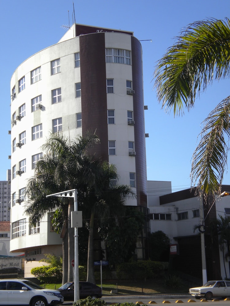 Summit Inn Hotel Pouso Alegre in Pouso Alegre, Brasil