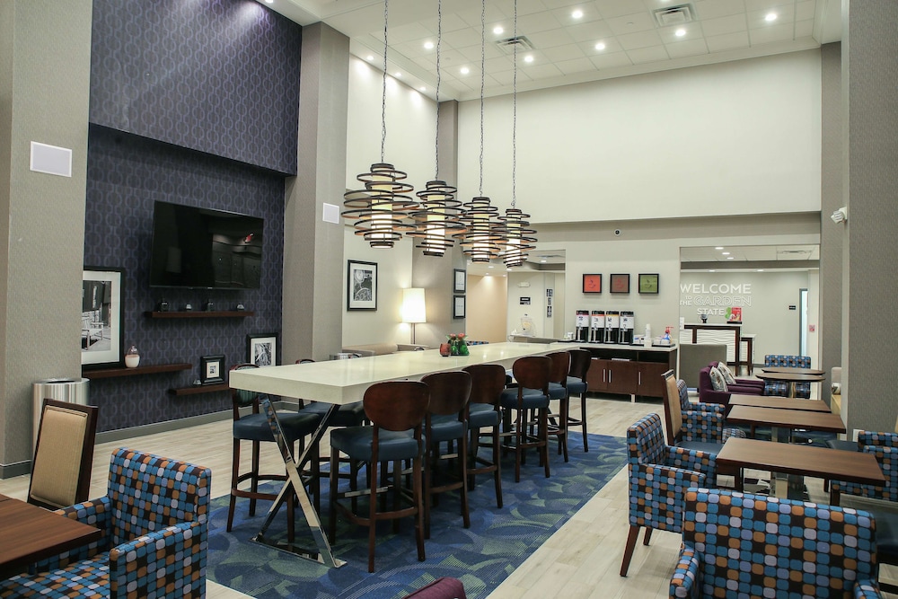 Hampton Inn & Suites Mount Laurel Moorestown - featured photo