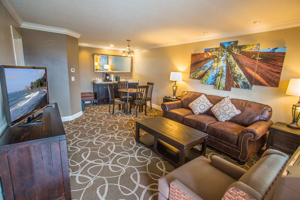 Best Western Plus Humboldt Bay Inn - photo 24