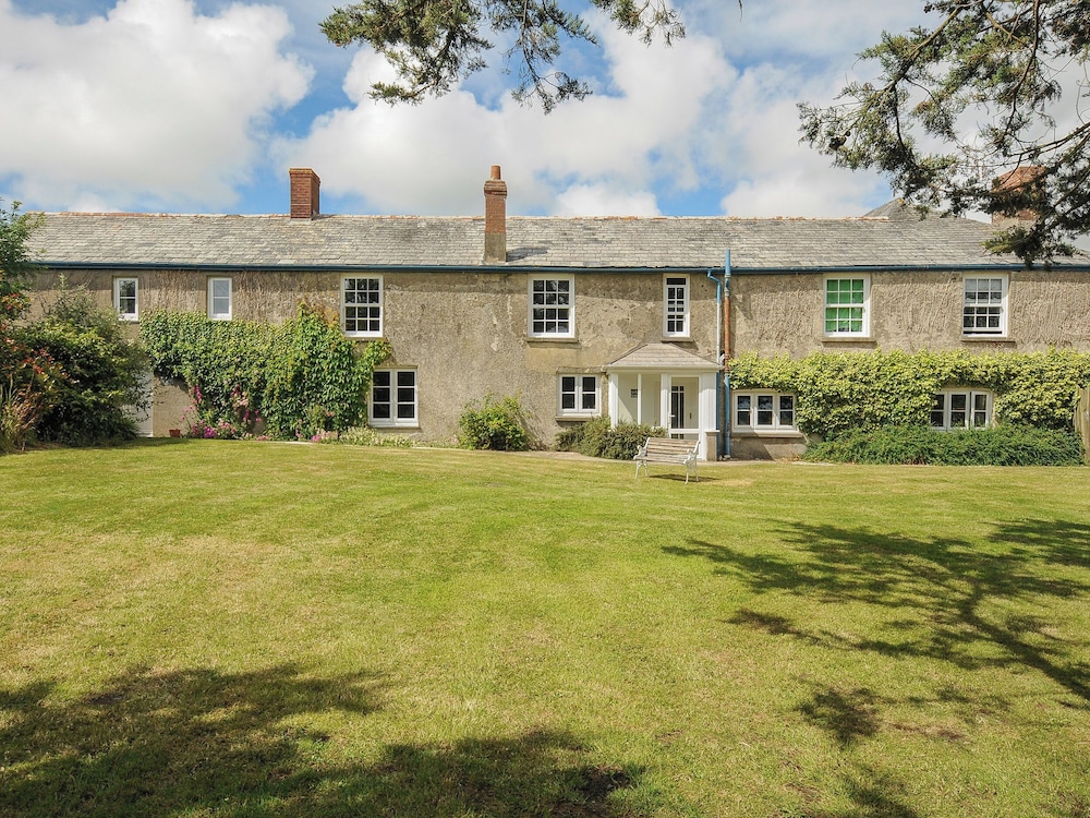 Lee Barton Farmhouse — 4-Star Luxury Hotel in Bude, United Kingdom