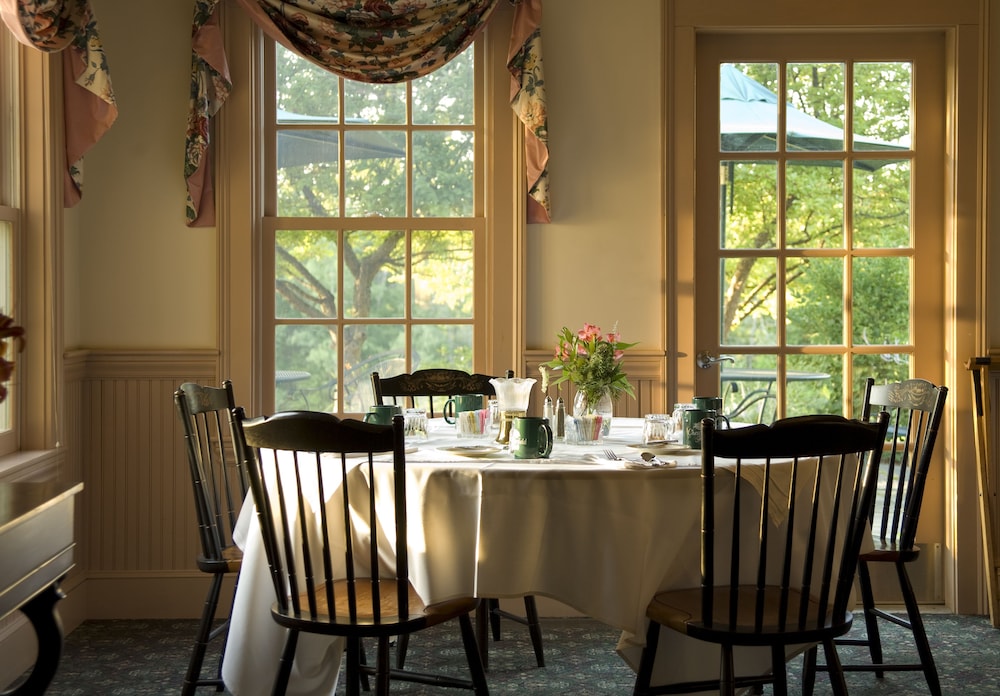 Chesterfield Inn - photo 30
