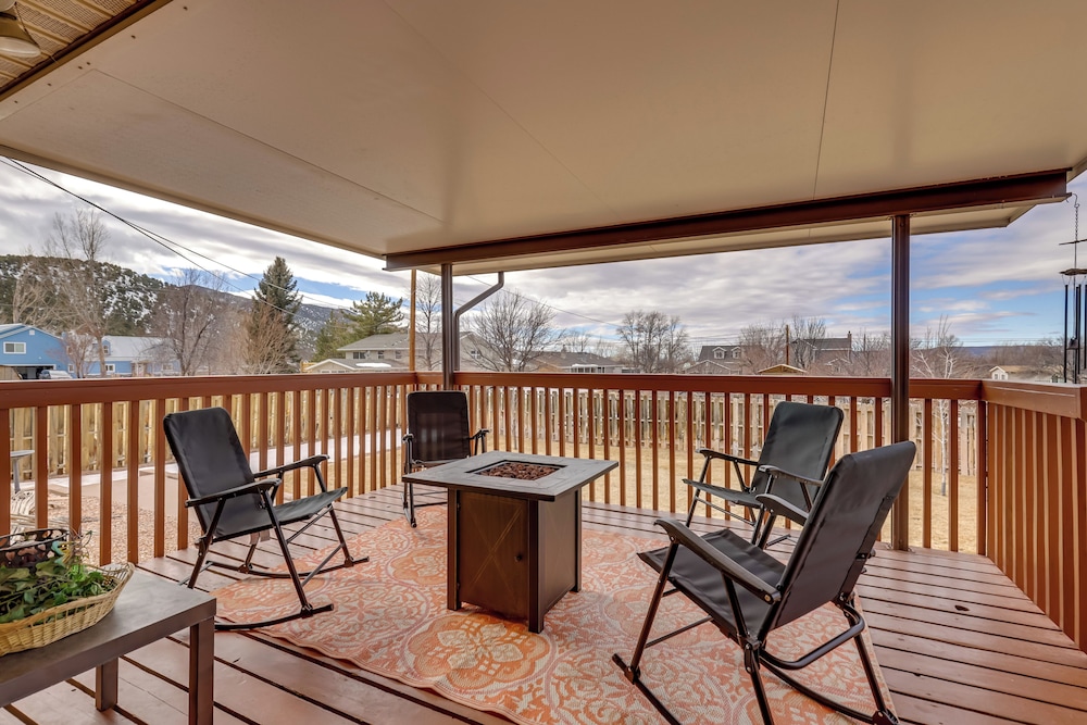 Parowan Escape With 2 Game Rooms Deck Yard — Parowan