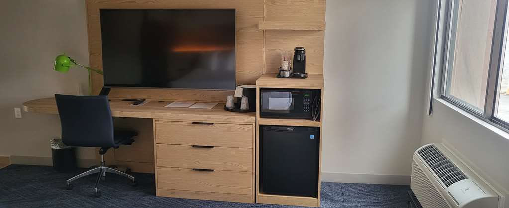 Best Western Plus Butte Plaza Inn - photo 22