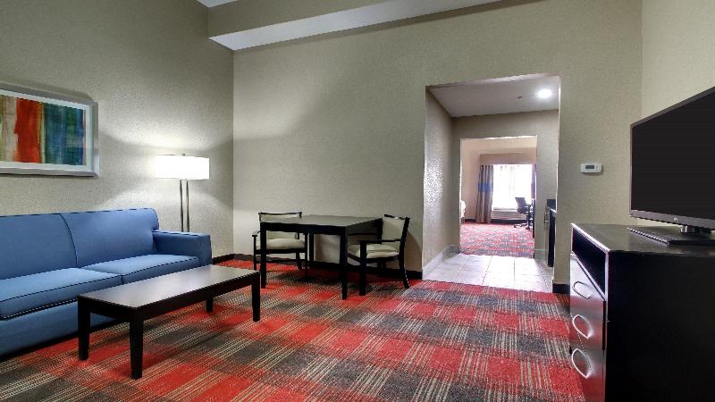 Holiday Inn Express & Suites Jackson Downtown Coliseum by IHG - photo 40