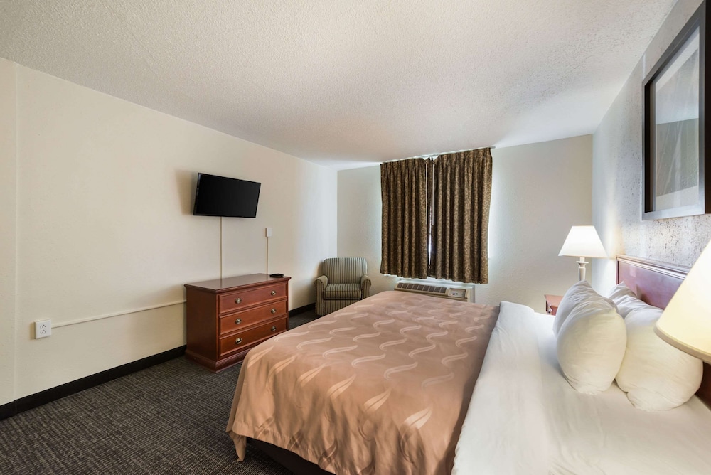 Quality Inn Bradley Bourbonnais - photo 10
