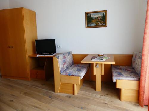 Garni Hotel Dorothea — Tirolo — photo 2